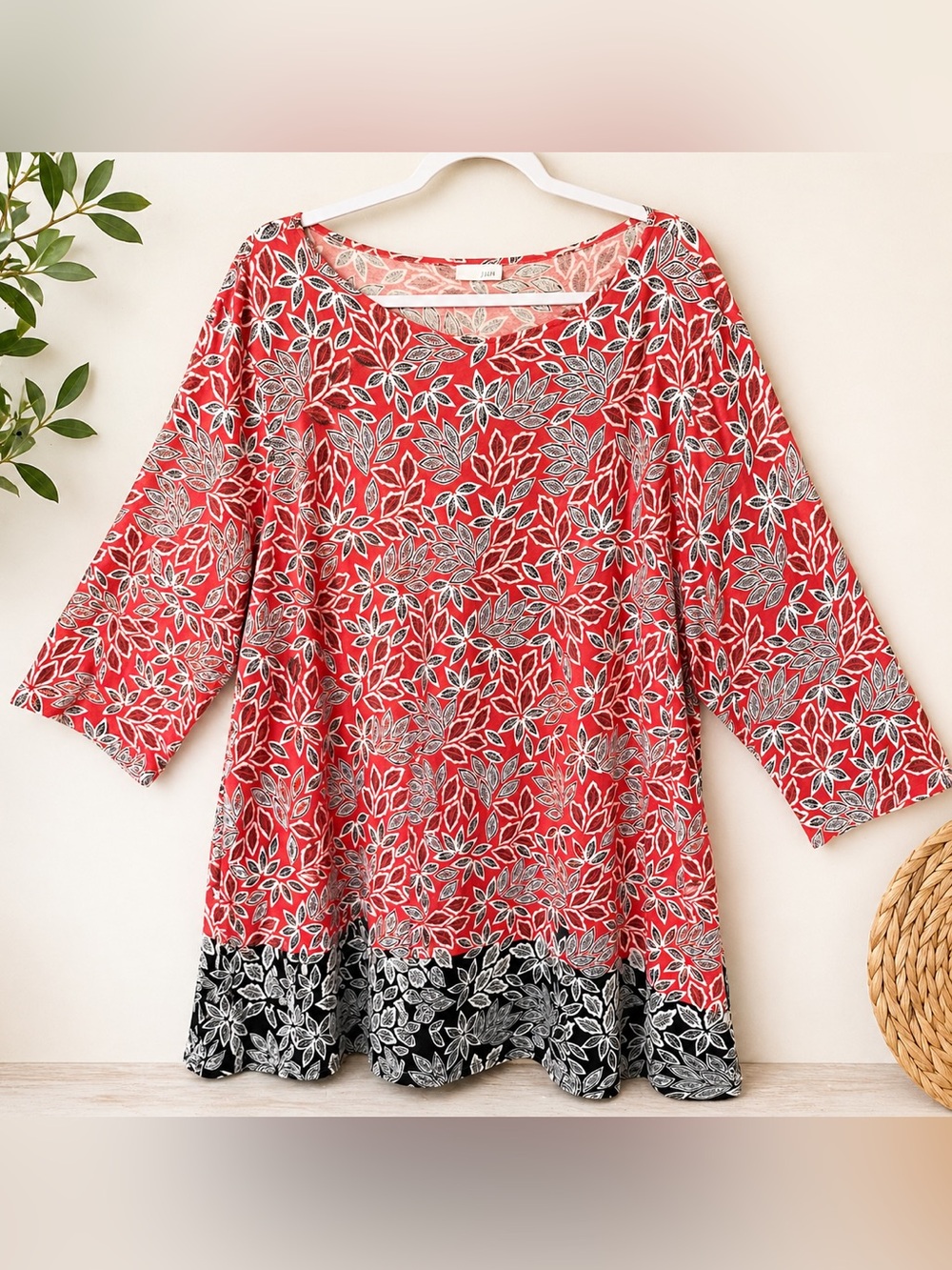 Floral Tunic Top Plus Size 2X Large Coral Black White Leaf 3/4 Sleeve Flowy Boho